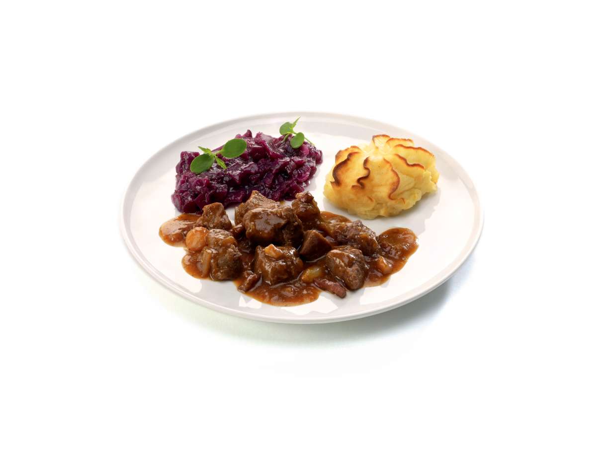 Jachtschotel met appel en rode kool puree